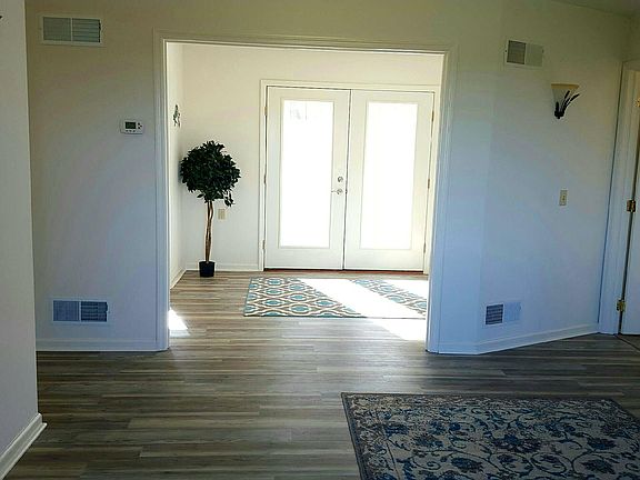 4 Office space out to deck