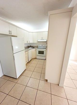 2nd image of 1003 Green Pine Blvd APT A1