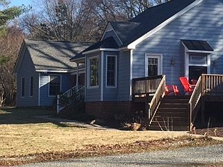 Side Yard to House