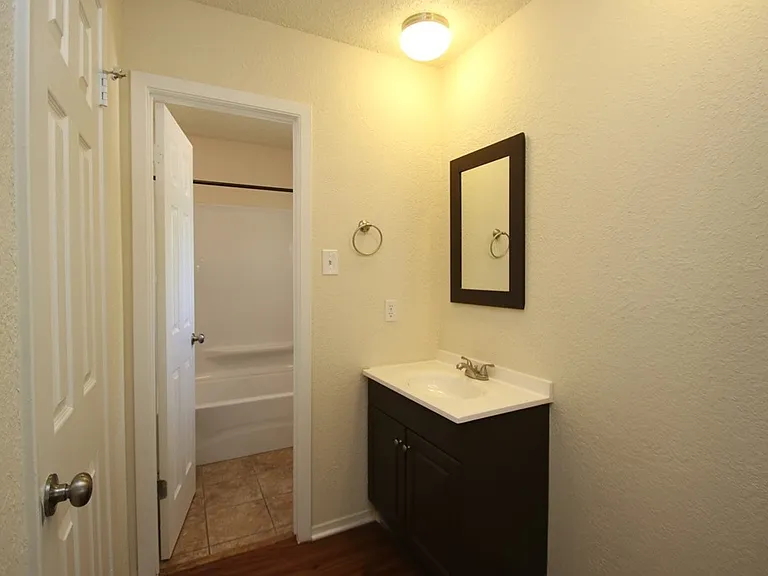 7017 Crosswood Dr — Photo 10