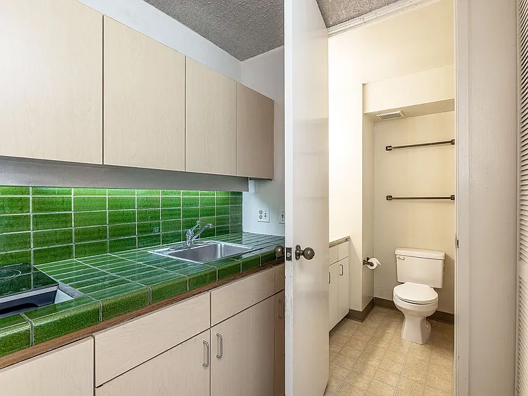 1750 Kalakaua Ave #1806 — Photo 4
