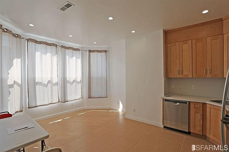 1st image of 430 3rd Ave