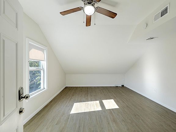 4th image of 26 Hammond St Floor 3