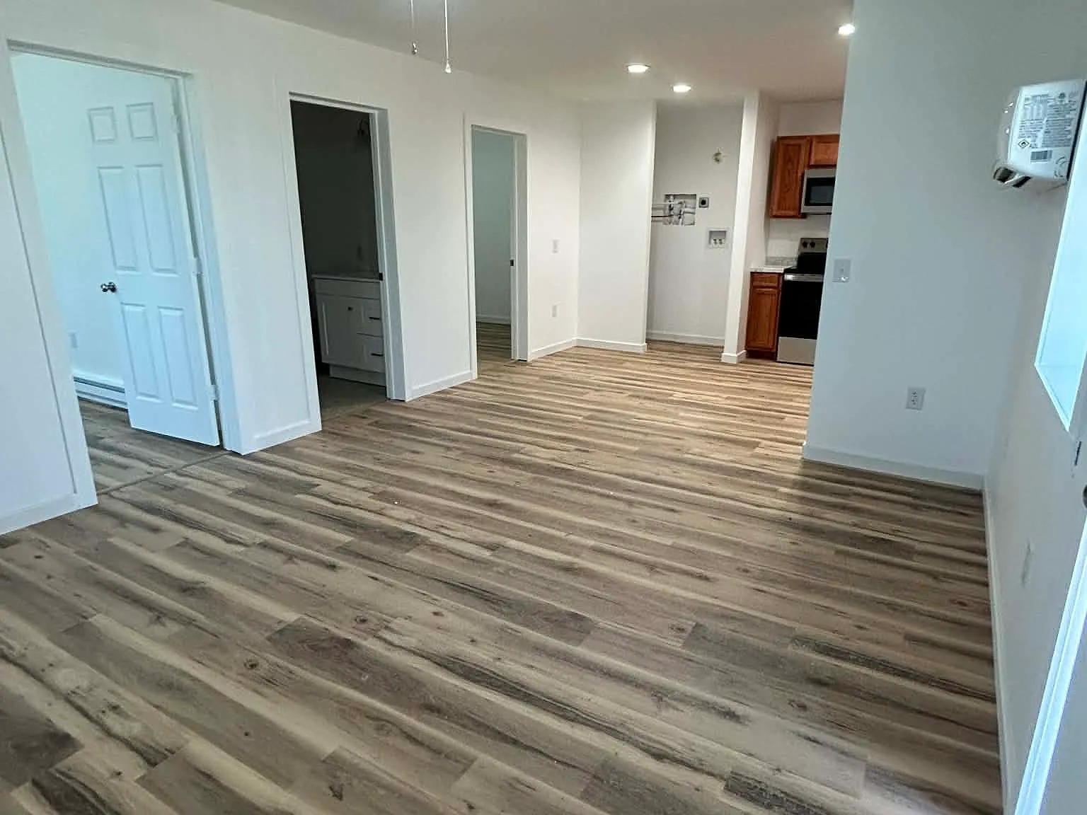 2 bed, 800 sqft, $1,000 — Photo 4