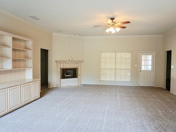 2nd image of 3707 Oakridge Ct