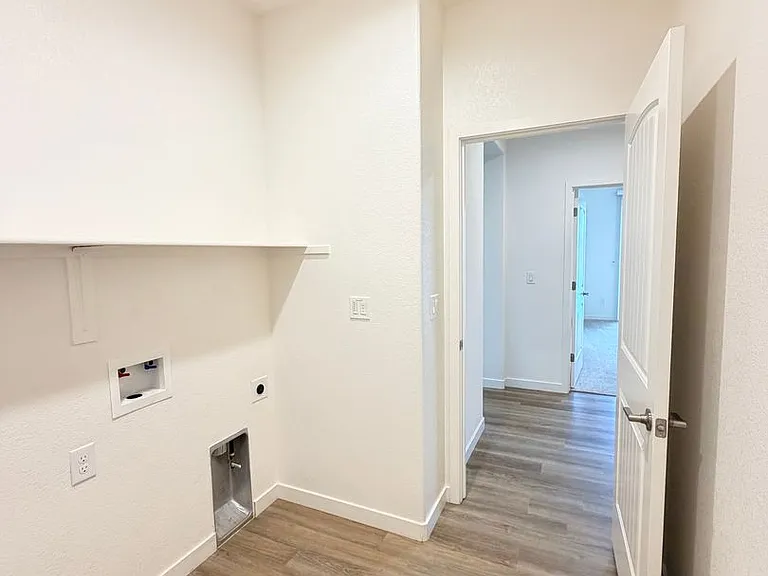 1858 Morro Ct — Photo 24