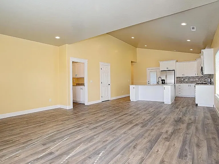 656 Nobility Dr — Photo 6