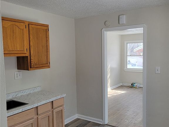 4th image of 4821 E 173rd St