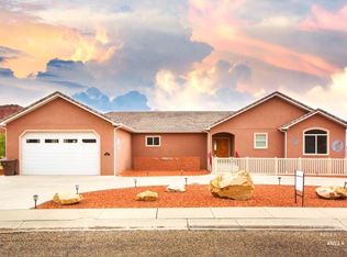 121 S Fairway Dr, Kanab, UT 84741