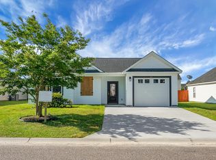 1137 Moss Grove Dr, Moncks Corner, SC 29461