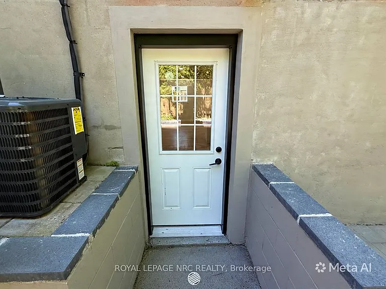 10 Dundas Cres — Photo 16