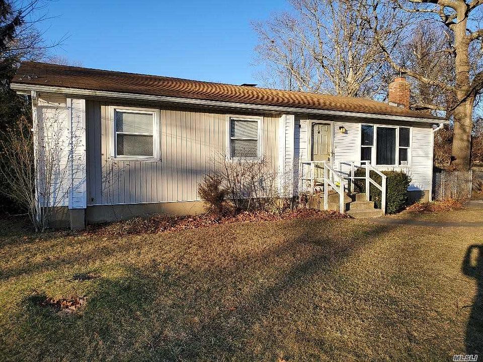 1st image of 13 Schenk Dr
