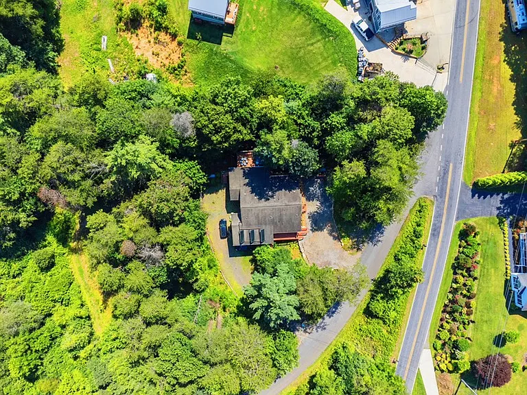 3 Higgins Rd #C — Photo 18