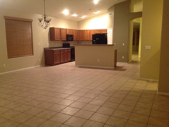 Family room/kitchen