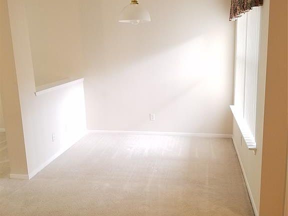 5th image of 2022 Lakeside Dr