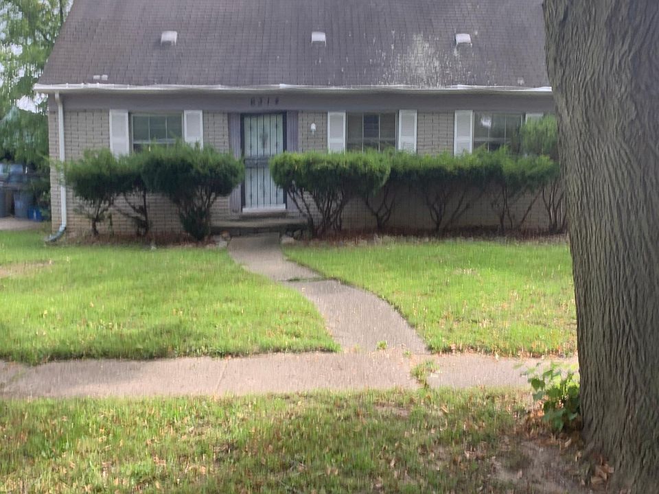 This is a front view of the property.