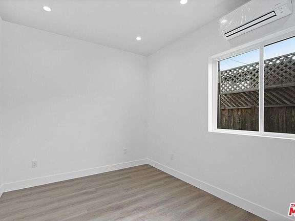2nd image of 4037 W Mont Clair St #1