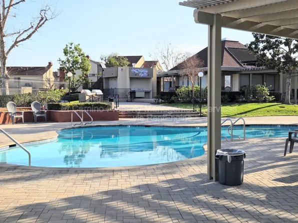 955 W Lamark Ln, Anaheim, CA 92802