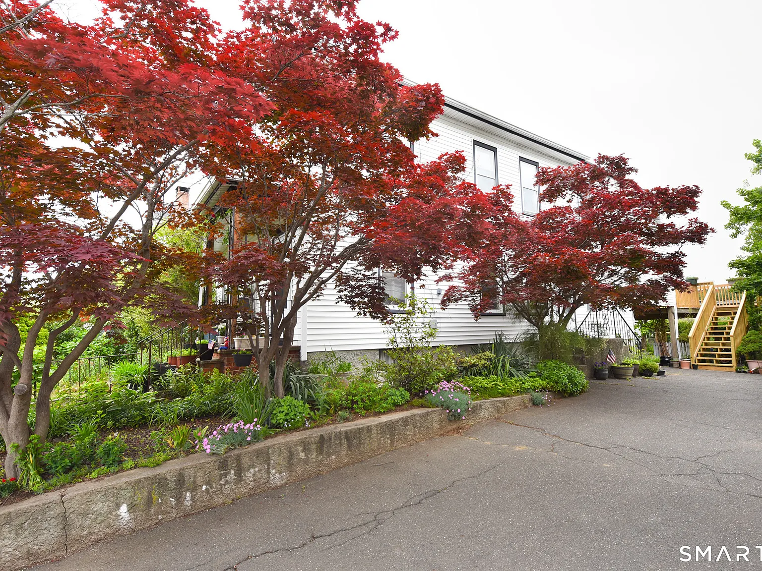2 bed, 1.0 bath, 1023 sqft, $1,600 — Photo 2