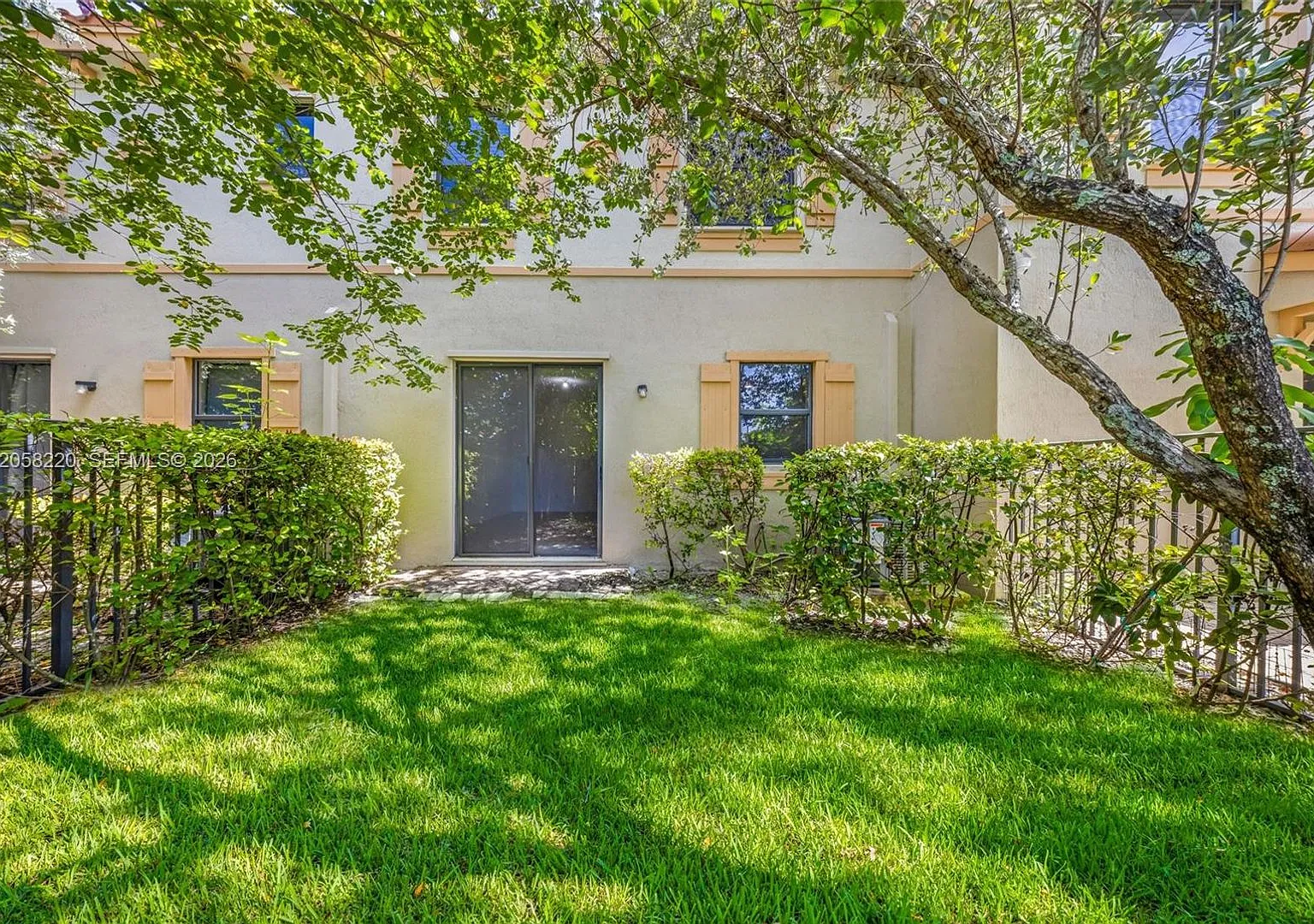 3952 Devenshire Ct Coconut Creek, Fl 33073 — Photo 2