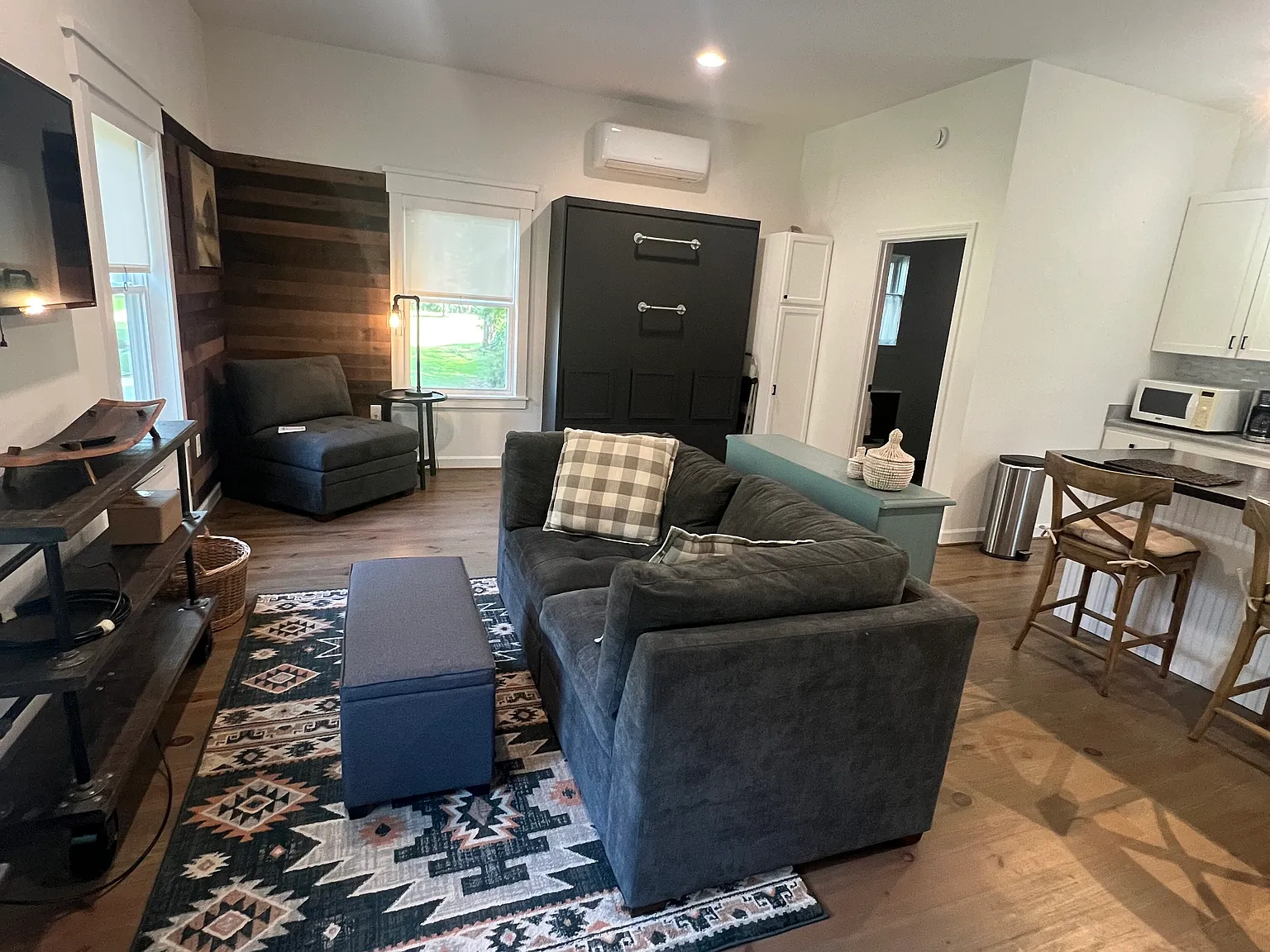 Studio, $1,500 — Photo 2