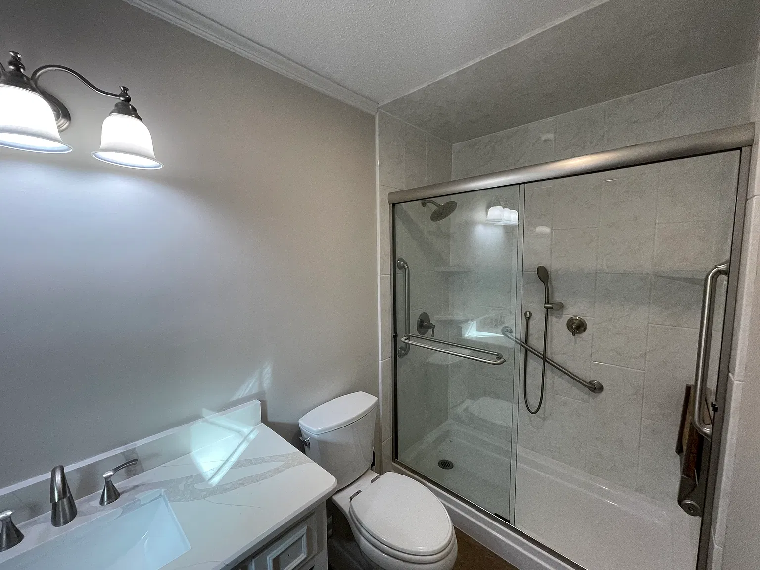 3 bed, 2034 sqft, $1,900 — Photo 3