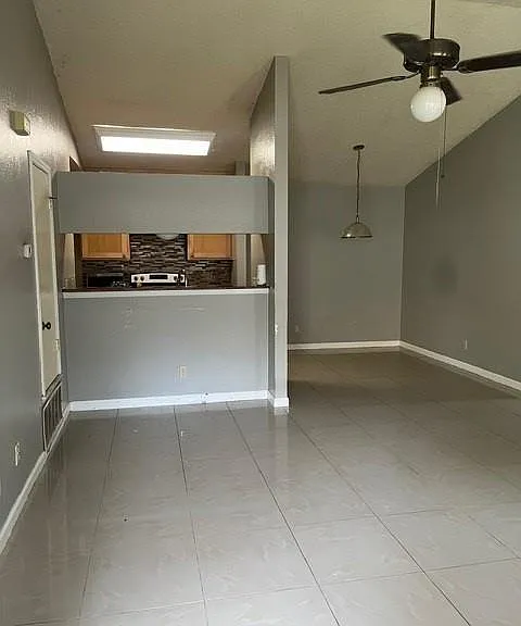 339 Fantail Loop #B — Photo 3