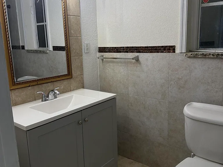 192 Caroline Dr — Photo 5