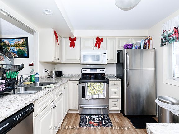 4th image of 50 Lakeshore Rd #44