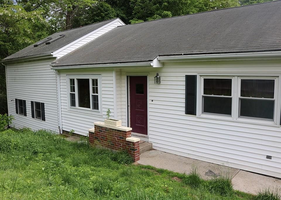 2nd image of 365 West St