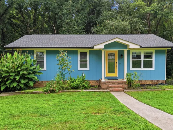 1420 N Winer Dr, Soddy Daisy, TN 37379