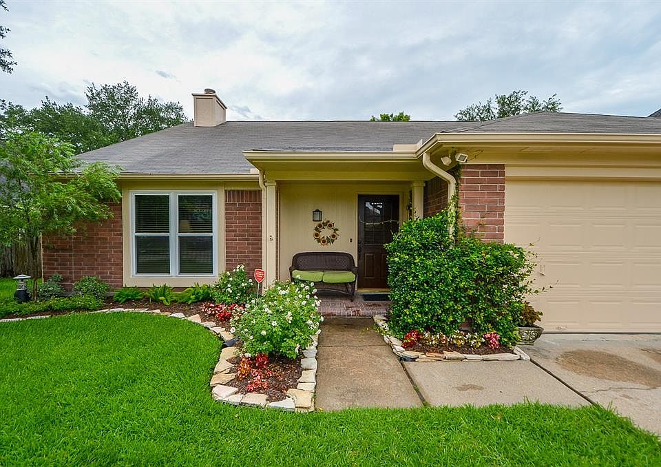 1st image of 18090 Carbridge Dr