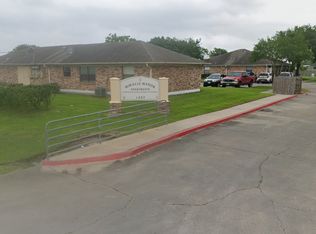 1207 Miracle Dr, Edna, TX 77957