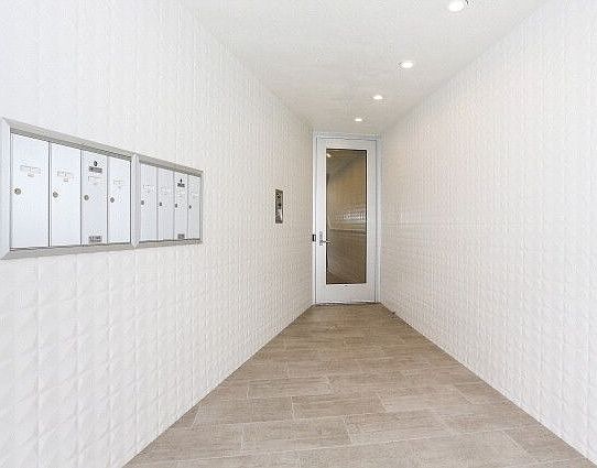 3rd image of 2364 Pacific Ave