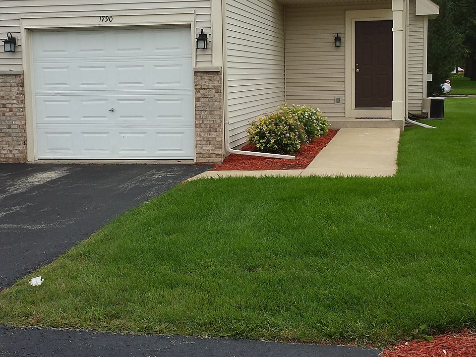 Exterior access to large side lot