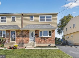 533 Crotzer Ave, Folcroft, PA 19032