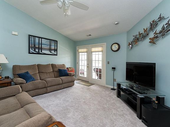 3rd image of 22646 Lenox Dr #223