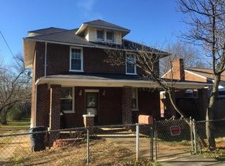 916 Crescent St NW, Roanoke, VA 24017