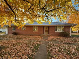 2401 Prairie Ave, Mattoon, IL 61938