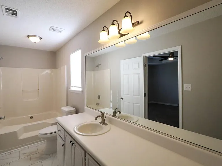 4505 Guinevere Ct — Photo 13