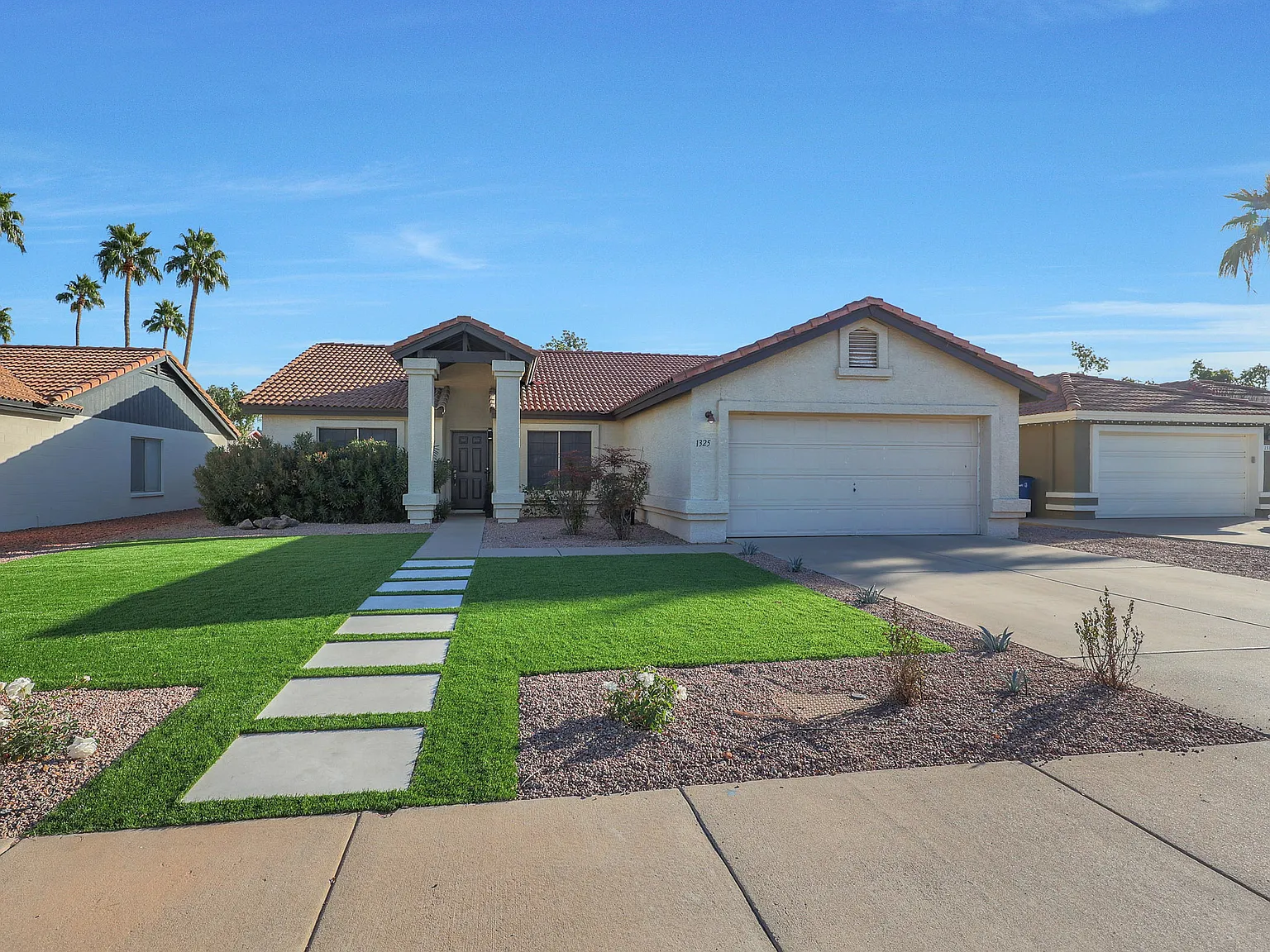 4 bed, 1784 sqft, $5,750 — Photo 2