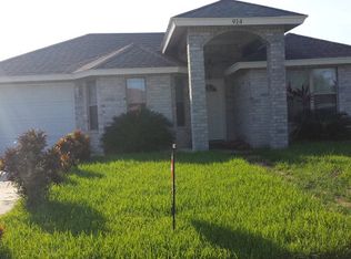 902 Daisy Dr, Los Fresnos, TX 78566