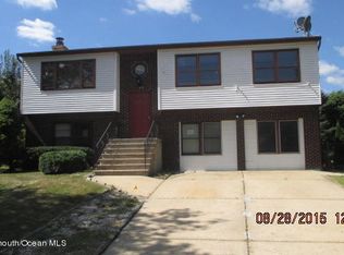 10 Aimy Ct, Matawan, NJ 07747