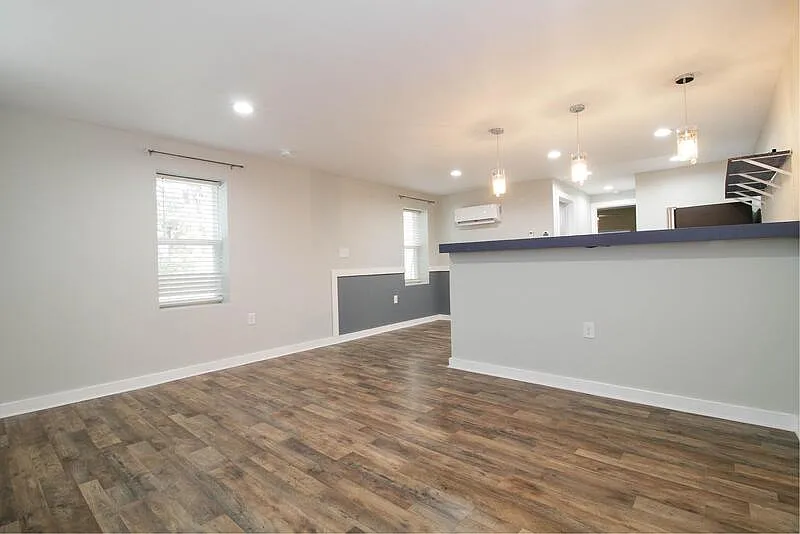 1 bed, 1.0 bath, 723 sqft, $695 — Photo 3