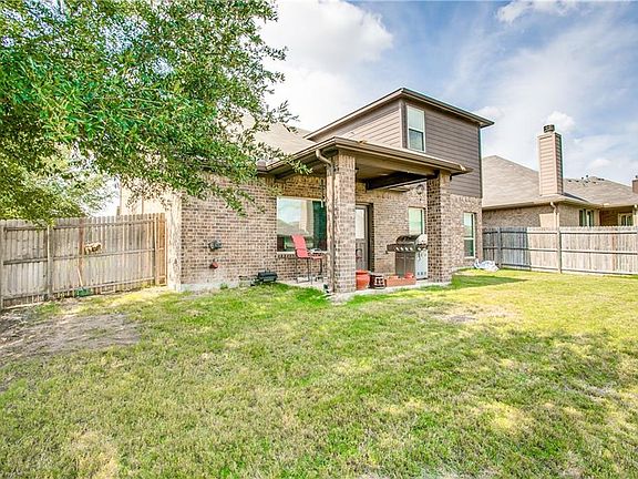4th image of 2400 Silverthorn Ct