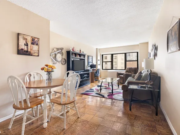 160 East 38th Street image 1 of 10