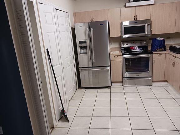4th image of 3003 Oak Park Way APT 101