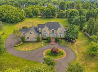 735 Hartford Rd, Moorestown, NJ 08057
