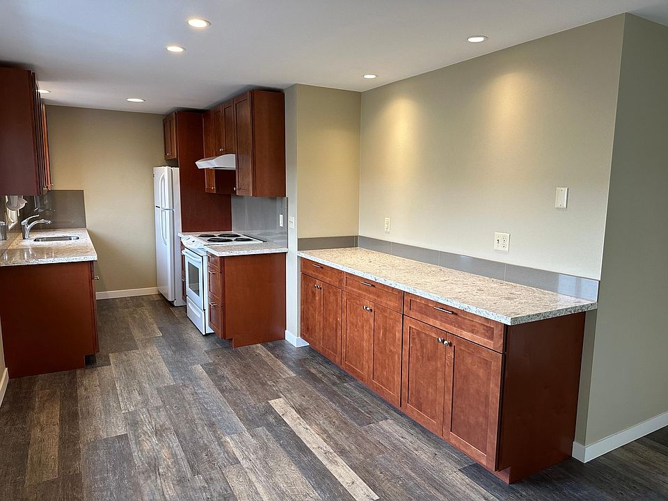 Buffet and kitchen