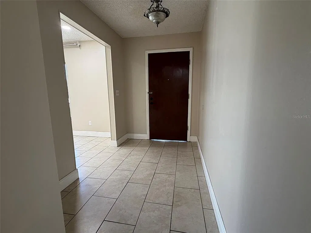 3 bed, 1.0 bath, 1596 sqft, $2,500 — Photo 3